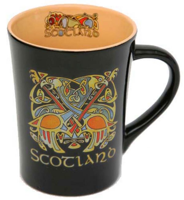 1095 Black Celtic Design Mug